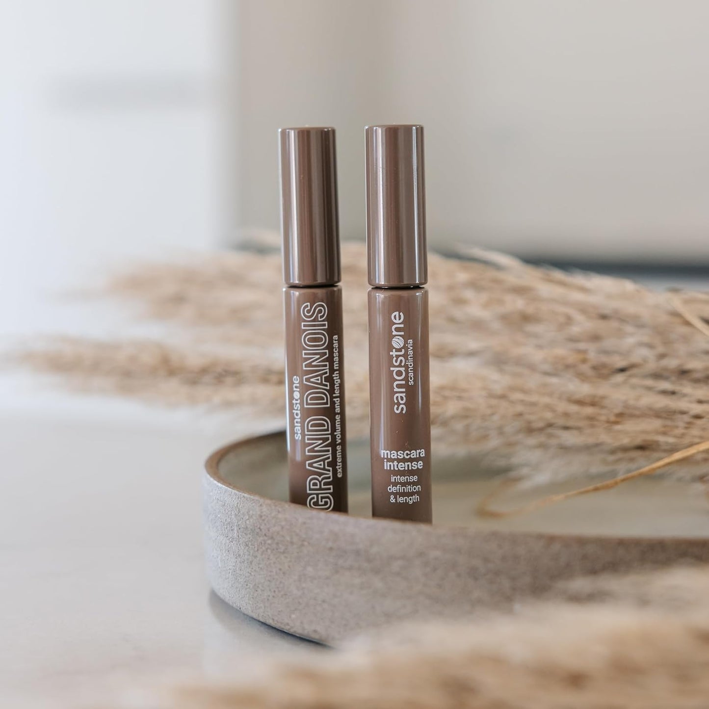 Sandstone Scandinavia Hypoallergenic mascara – for sensitive eyes – volume & length – smudgeproof, perfume-free – vegan & cruelty-free – brown