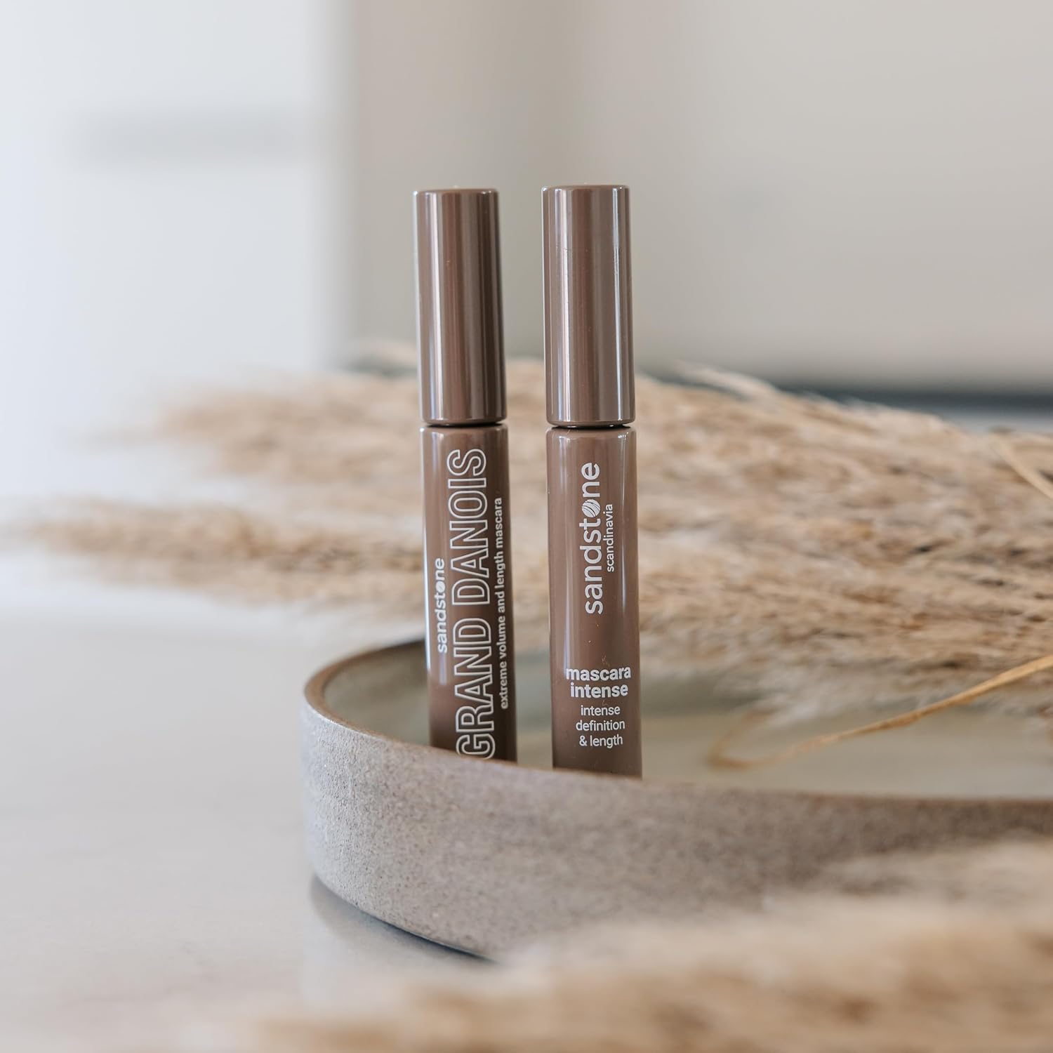 Sandstone Scandinavia Hypoallergenic mascara – for sensitive eyes – volume & length – smudgeproof, perfume-free – vegan & cruelty-free – brown